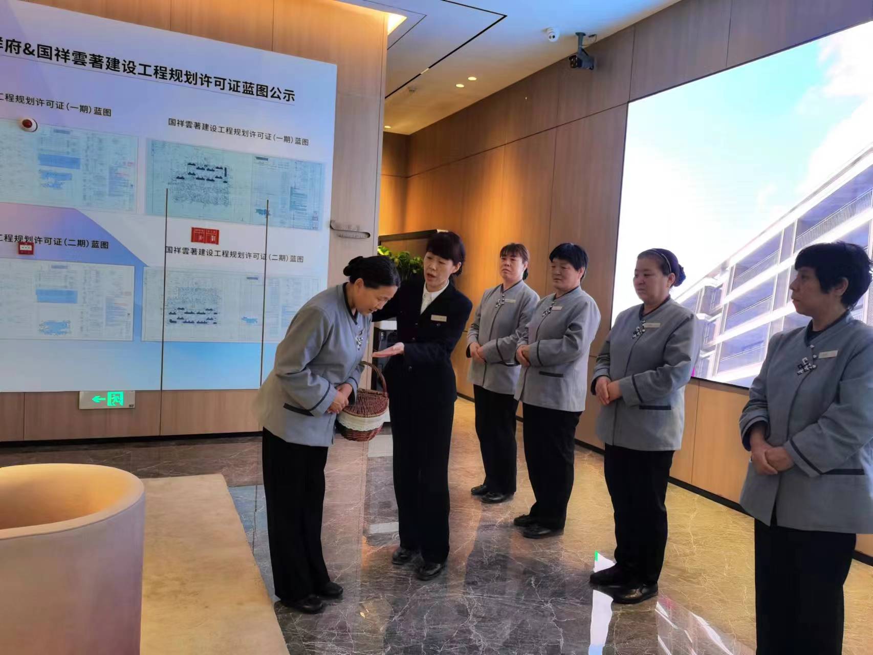 員工列隊、禮儀培訓展示1